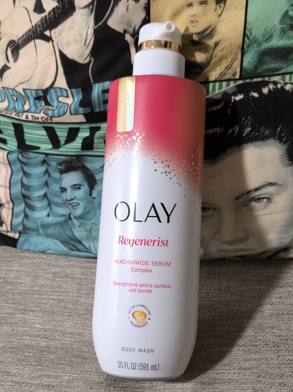 OLAY Regenerist Niacinamide Body Wash - Pink, White & Gold Accents
